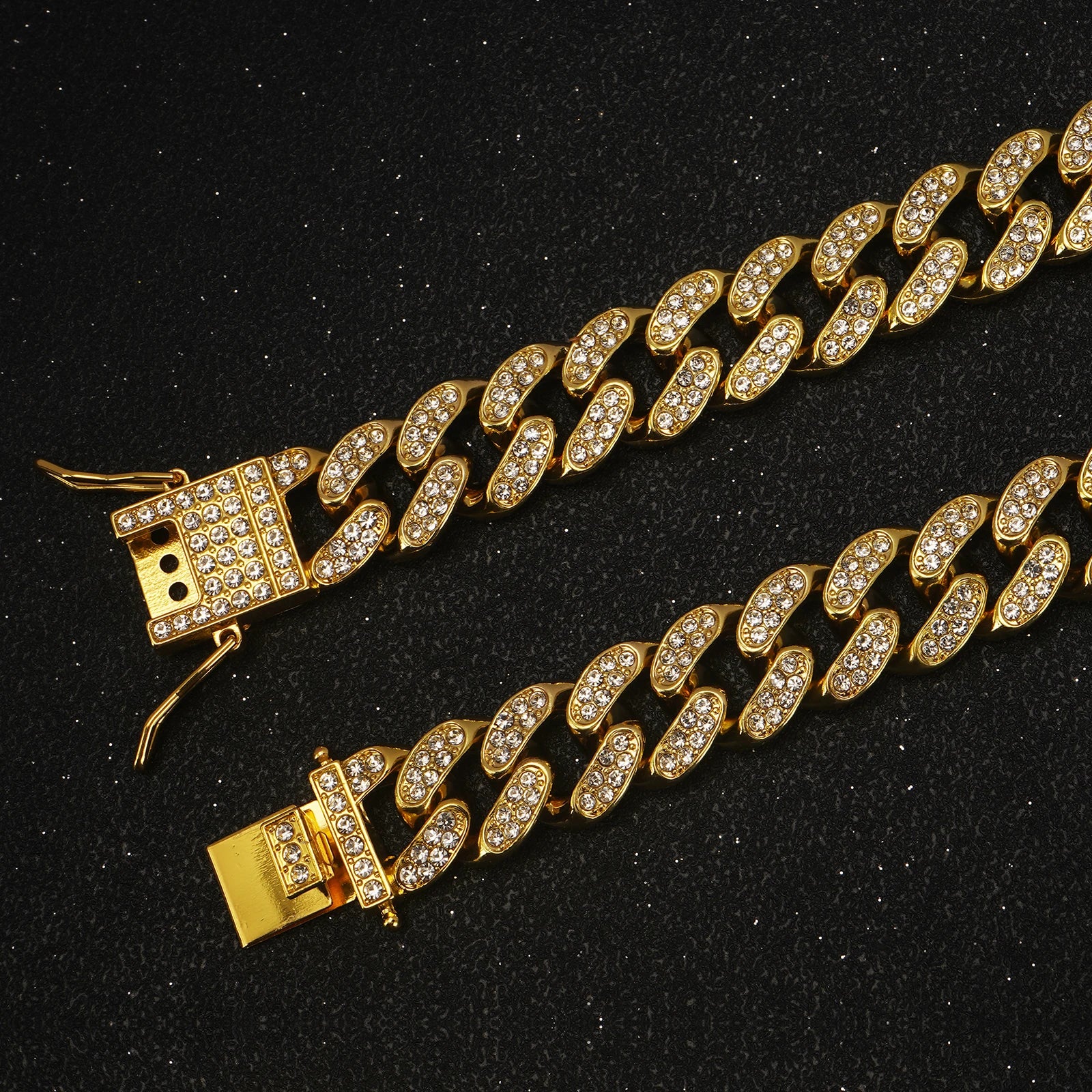 Stylish Diamond Cuban Chain Collar for Dogs and Cats - Secure Buckle Pet Jewelry Accessory